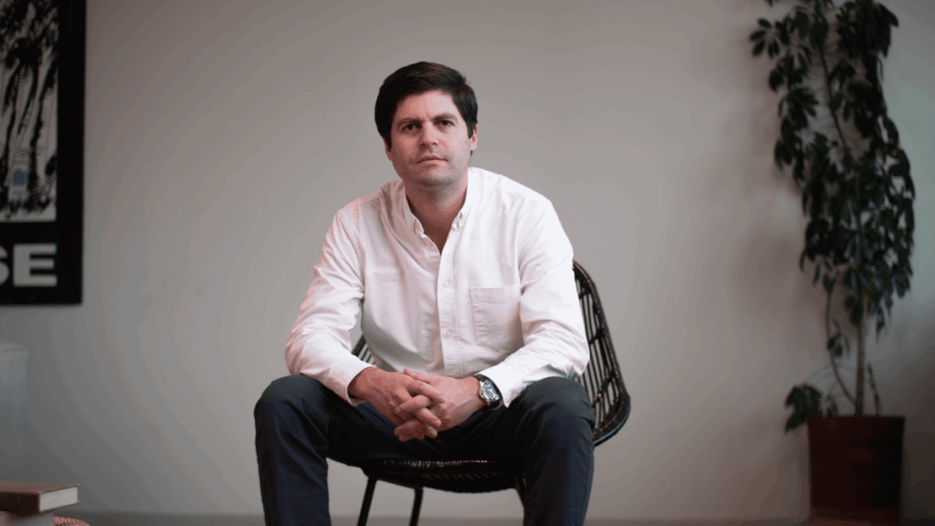 Tomás Pérez-Iñigo (foto) asume como COO para consolidar y escalar su operación regional entre Chile y México, mientras que Nicolás López Lecube liderará el equipo local como nuevo country manager en Chile.