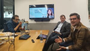 Álvaro Lozano, director general de Impormedical; Charly Arguindegui, Head of Growth Market de Salesforce Latam; y Alejandro Aguirre, director regional de ventas de Salesforce.