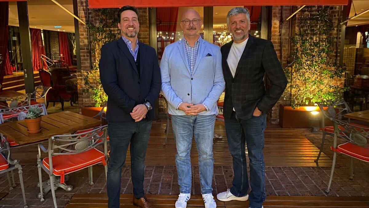 El equipo de BMC en Argentina: Martin Arrupe, director general para NOLA y SOLA; Celso Rodrigues, vicepresidente y Gerente General para América Latina; Jon Harmon, vicepresidente de Ventas para las Américas.
