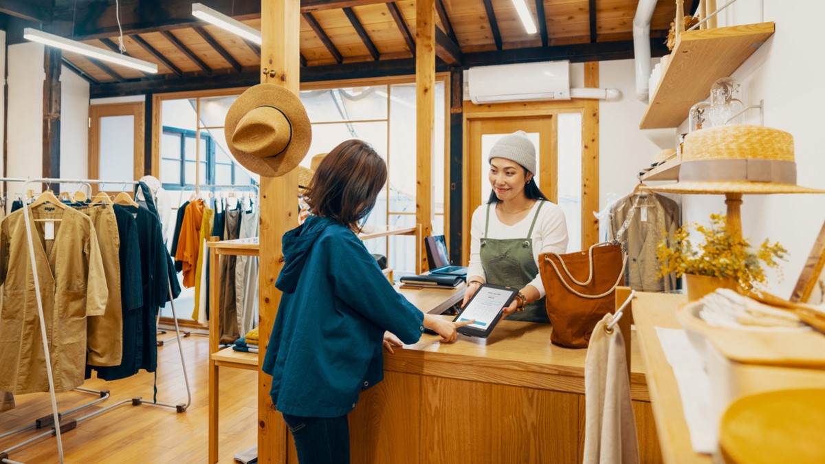 La nueva narrativa de marca refuerza el compromiso de ayudar a los clientes a potenciar el desempeño de los trabajadores de primera línea.