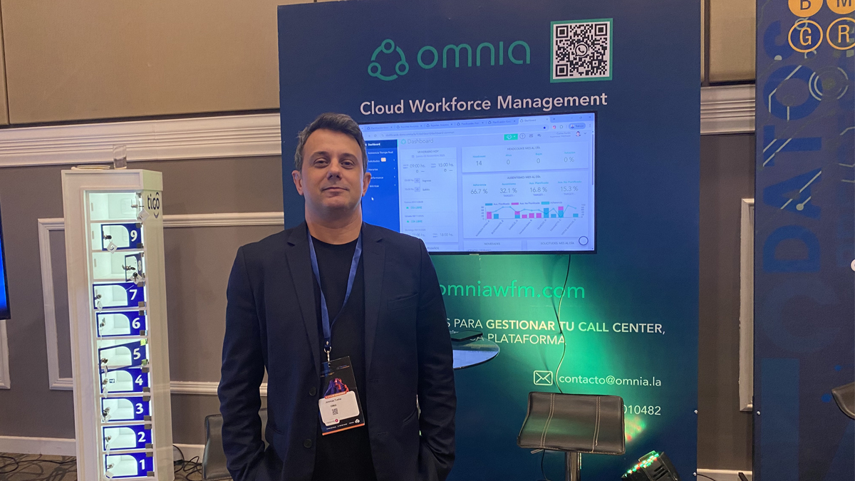 Jeremías Tvethe, director comercial de Omnia WFM, en el CX & Innovation Congress de Paraguay.