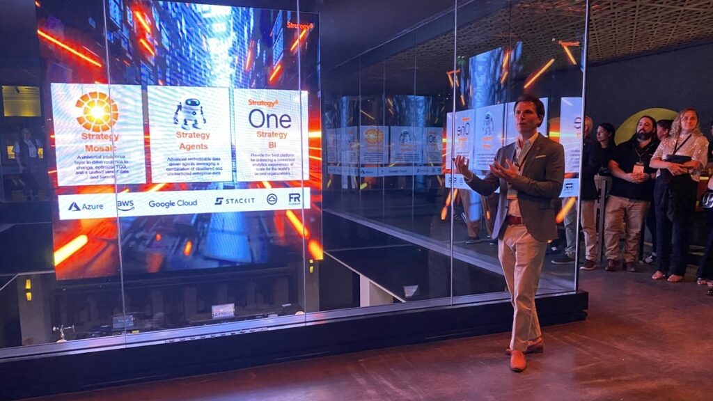 Mosaic Sunset Buenos Aires: Strategy cerró un año con innovación en IA