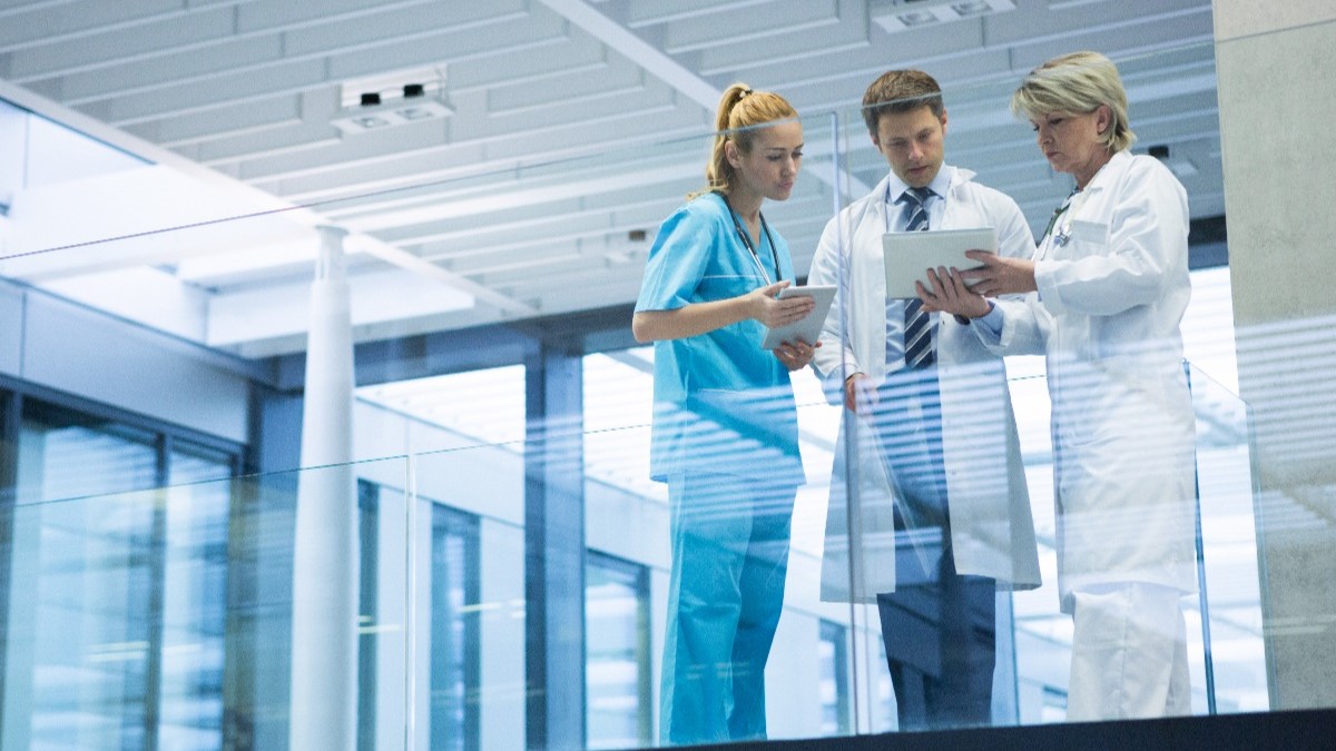 El reto de los hospitales es implementar una infraestructura tecnológica (cableado y fibra óptica) que cumpla integralmente con las normas técnicas (categoría 6A, LSZH) para asegurar compatibilidad, seguridad, escalabilidad y sostenibilidad a largo plazo, afirman desde Panduit.