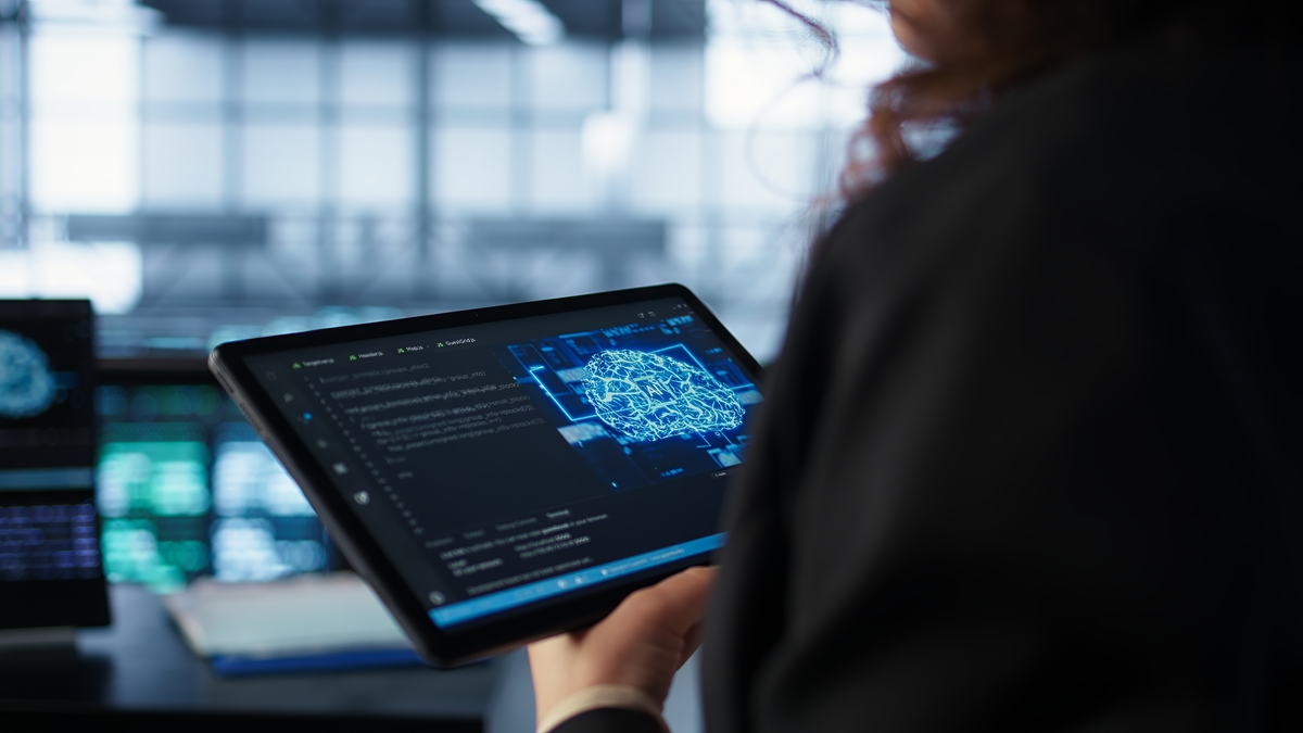 Para Schneider Electric, El sector TIC enfrenta un aumento histórico en consumo energético impulsado por la IA y la nube. 