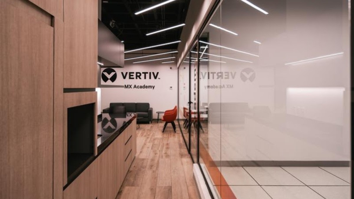 El centro de capacitación responde a la creciente necesidad de contar con talento especializado en infraestructura crítica.