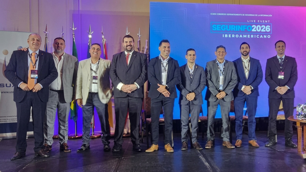 El lanzamiento de la Comisión Nacional de Ciberdefensa y Ciberseguridad: Juan José Dell’Acqua, Usuaria; Facundo Sassone y Néstor Díaz, Biwares; Pablo Lázaro, UNSO; Christina Mansilla, UFI Cyber; Maximiliano Méndez, Policía de la Ciudad; Antonio Mazza y Santiago Bellengieri, Ministerio de Seguridad, Nación; Matías Faila, Ministerio de Defensa, Nación.