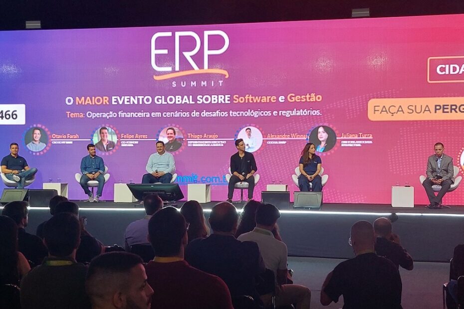 Conferência: Operação financeira em cenários de desafios tecnológicos: Otávio Farah, CEO de FitBank; Felipe Ayres, CEO de Destaxa; Thiago Araújo, Superintendente de Bradesco BaaS; Alexandre Winandy, Sócio e COO de Swap; Juliana Turra, Associate Director de BTG Pactual Empresas; Luciano Itamar, Co‑Founder de Portal ERP.