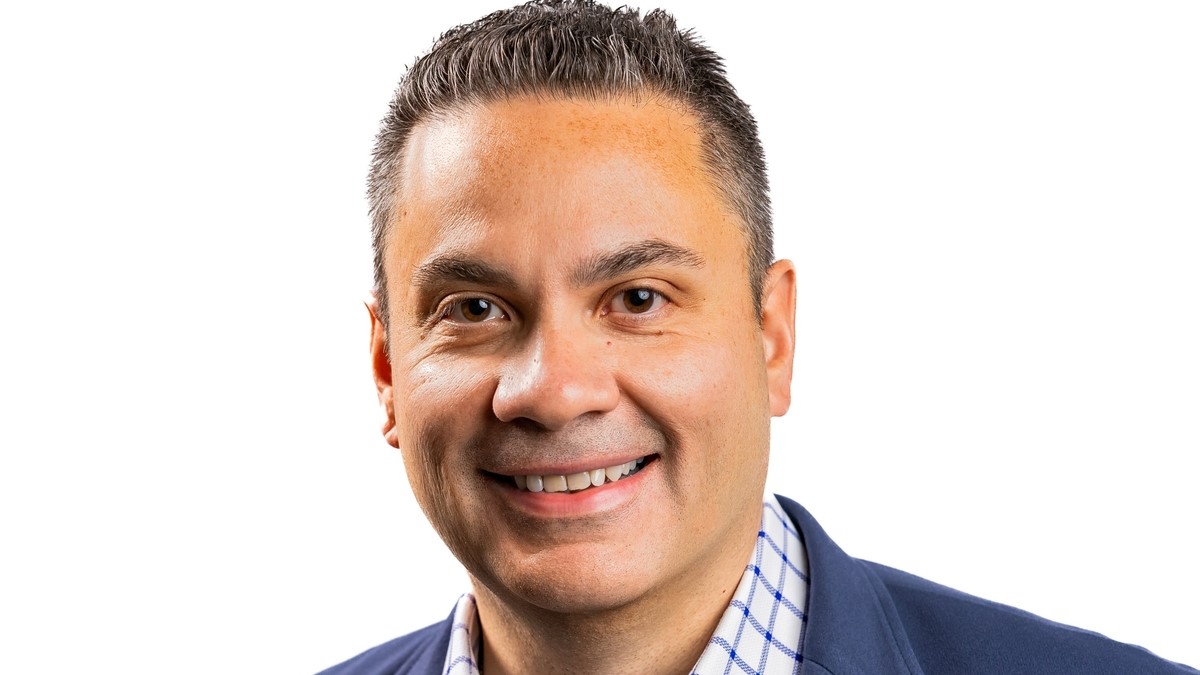 Tony Colon, Director de Atención al Cliente de Veeam. La distinción Customers' Choice de Gartner® Peer Insights™ se basa en comentarios y calificaciones de profesionales usuarios finales que tienen experiencia con el producto o servicio.