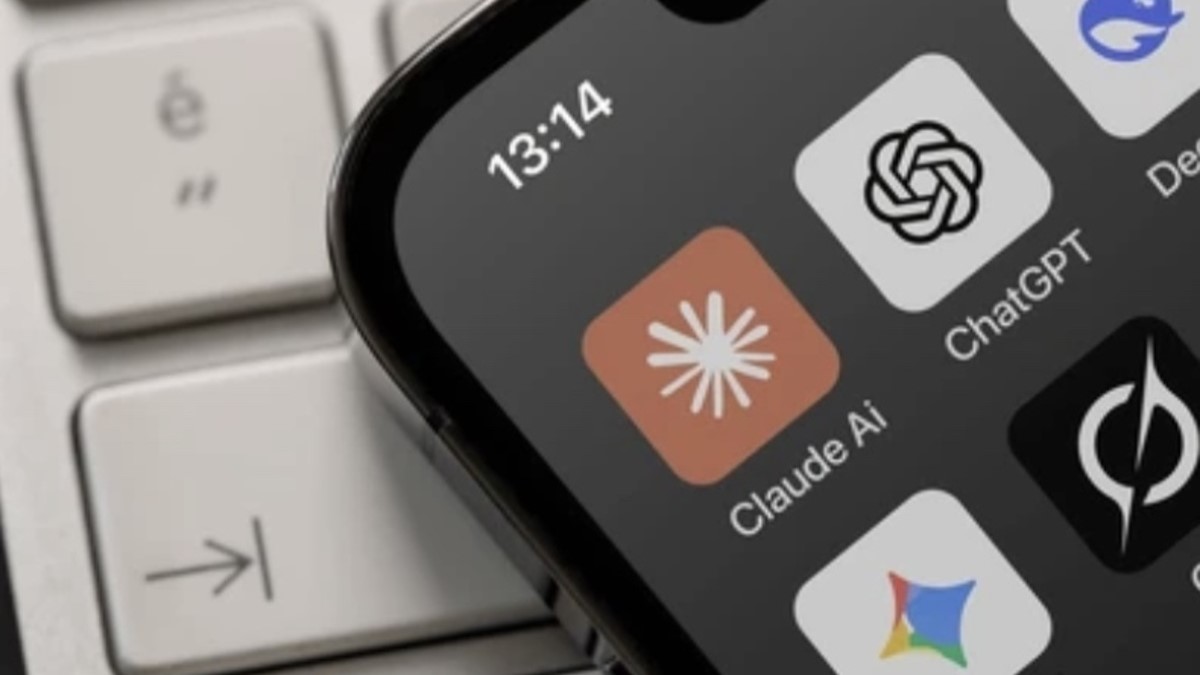Una investigación de Lakera, empresa del grupo Check Point Software Technologies, analizó más de 46.500 paquetes de software publicados en un repositorio público y encontró credenciales corporativas activas filtradas a través de archivos de configuración generados por Claude Code, el asistente de programación de Anthropic.