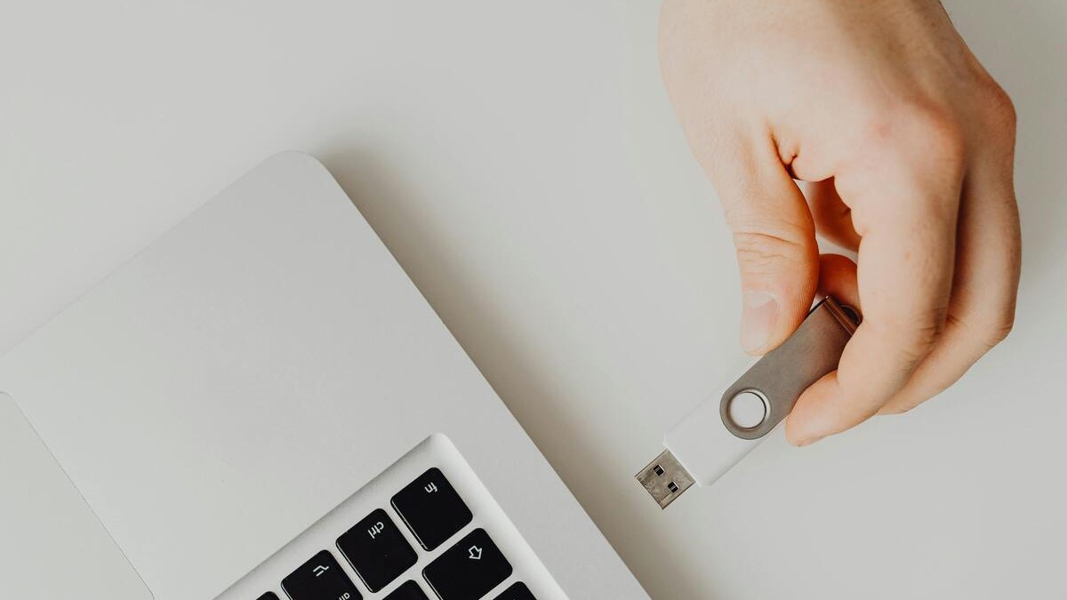 En el Día Mundial del Backup, Kaspersky revela que los latinoamericanos utilizan hoy múltiples herramientas digitales para resguardar su vida digital sin conocer los riesgos de esta estrategia híbrida.