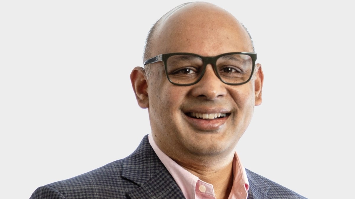 Anand Eswaran, CEO de Veeam. Veeam continúa aumentando su participación entre los cinco principales jugadores del mercado, mientras la resiliencia y la seguridad de los datos se vuelven críticas para acelerar una IA segura a escala.