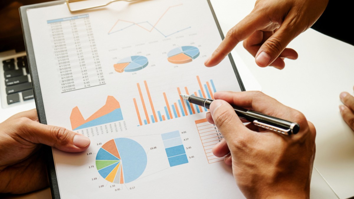 La nueva plataforma de análisis basada en agentes de Salesforce permite a los analistas convertirse en arquitectos del conocimiento empresarial, impulsando a la empresa desde la obtención de información hasta la acción con confianza, en cualquier aplicación y en cualquier superficie.