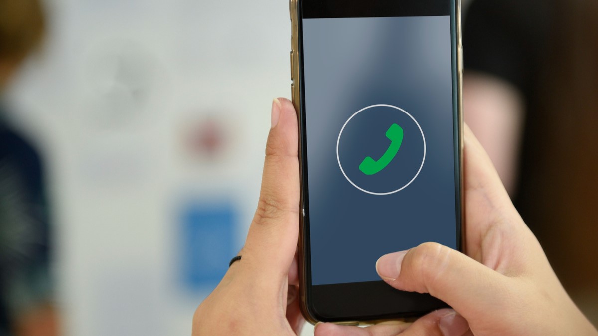 Un grupo de aplicaciones disponibles en Google Play ofrecía supuestas herramientas para acceder a historiales de llamadas, SMS y registros de WhatsApp de cualquier número telefónico. El esquema fraudulento logró acumular más de 7,3 millones de descargas y fue utilizado para engañar y estafar a los usuarios.