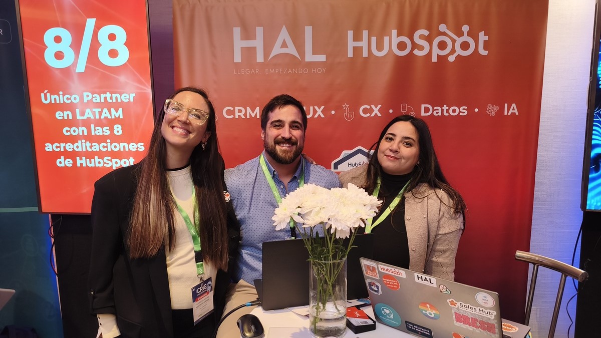 En el CRIC Argentina 2026, HAL compartió un stand con su partner, HubSpot. Estuvieron presentes Florencia Santovito Duronéa, Sales Manager de HAL Company; Federico Padrera, 
Enterprise Solution Consultant de HAL Company; y Carolina Calvo, Account Manager en HAL Company.