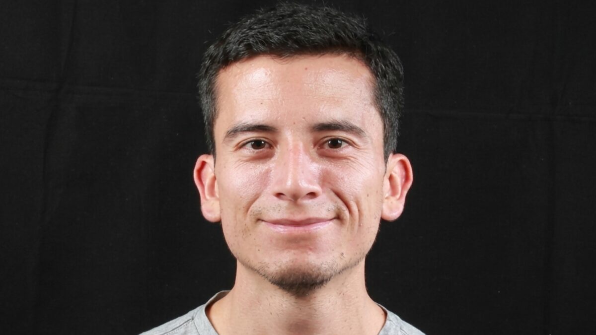Steve López, Marketing Analyst en ManageEngine, plantea una reflexión sobre los límites de la automatización, explicando por qué no todos los procesos tecnológicos se benefician de ella y cuáles son los riesgos de automatizar tareas que requieren criterio humano, aún no están estandarizadas o pueden generar impactos significativos ante una falla.