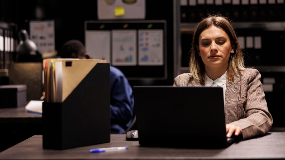 ESET analiza cómo la inteligencia artificial está cambiando la ciberdelincuencia, pero la preparación cibernética de las pymes sigue dependiendo de cerrar brechas de seguridad conocidas desde hace años.