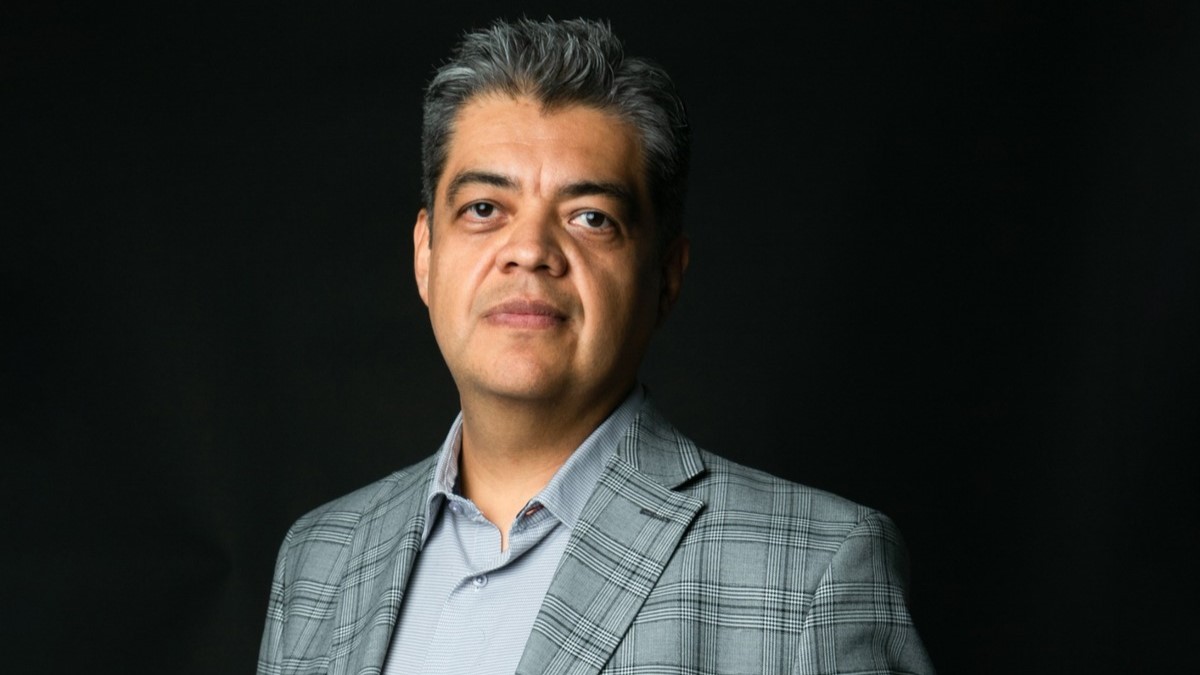 Joel Flores, director de cuentas corporativas en Zoho.