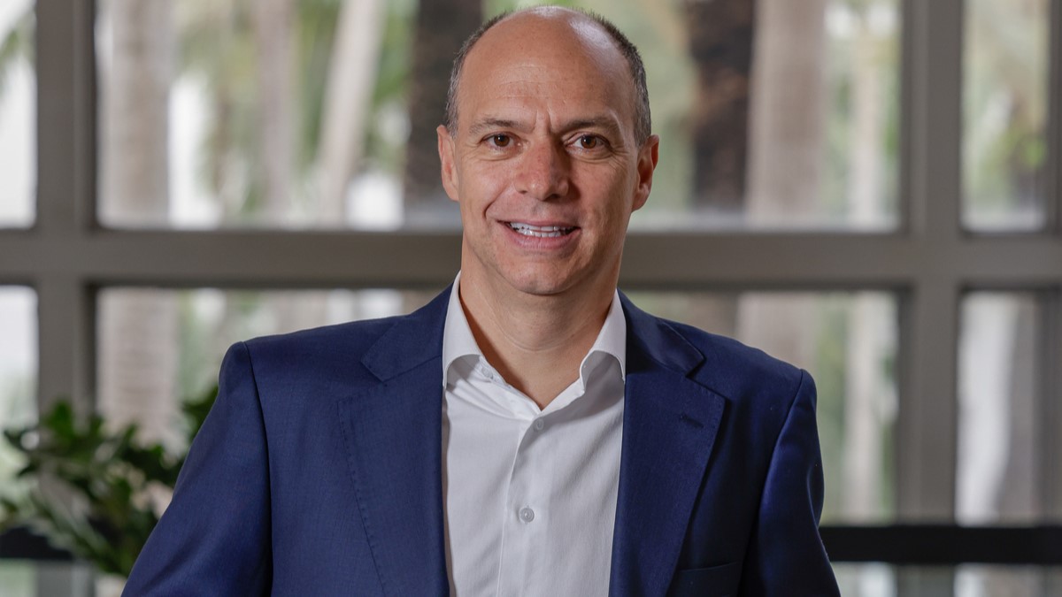 Mateo Figueroa, director general de HP Latinoamérica, en su columna de opinión analiza cómo los ciberataques pueden inutilizar dispositivos, comprometer aplicaciones centrales, afectar respaldos e incluso alcanzar el firmware, haciendo que reinstalar el sistema operativo no siempre sea suficiente.